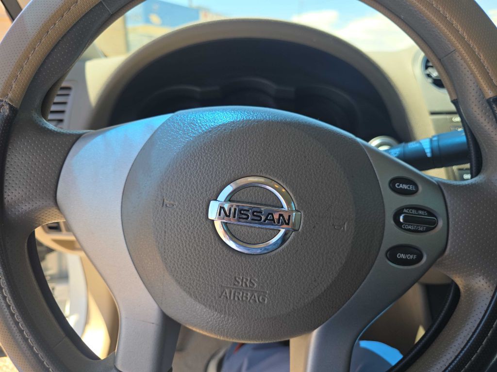 2012 Nissan Altima Image 11