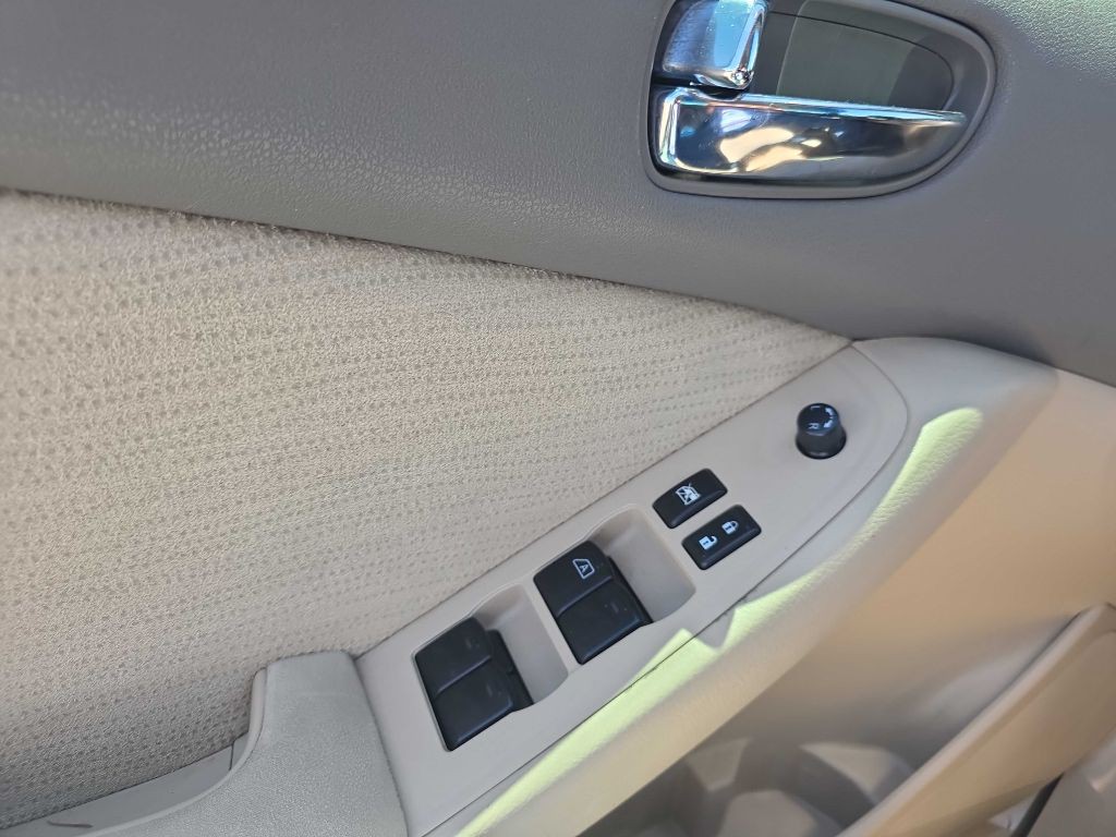 2012 Nissan Altima Image 13