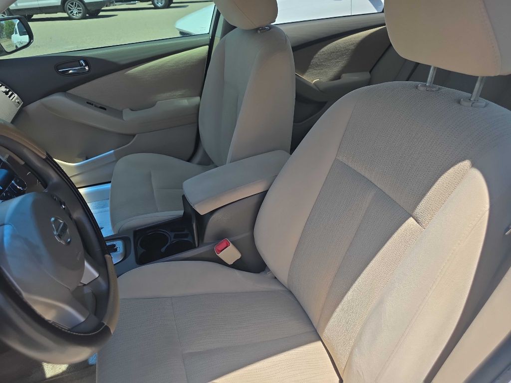 2012 Nissan Altima Image 15