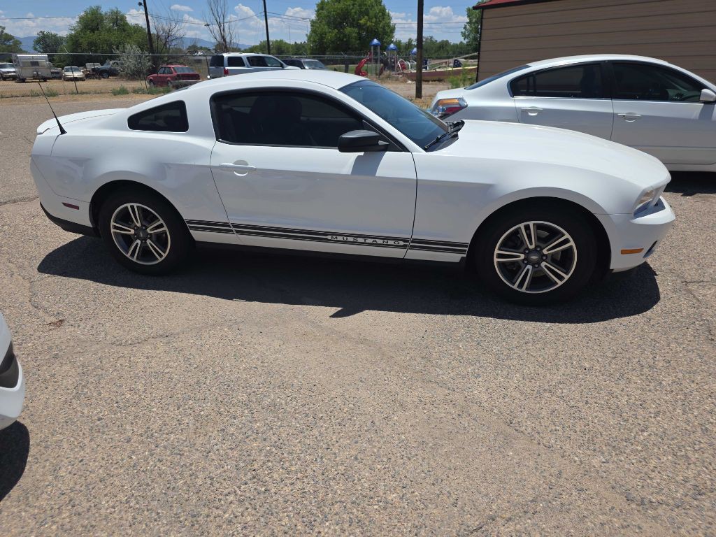 2011 Ford Mustang Image 1
