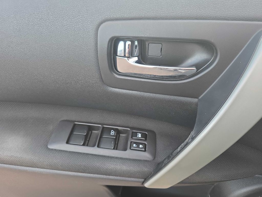 2013 Nissan Rogue Image 9