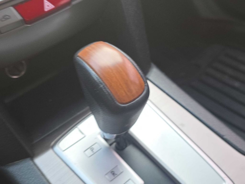 2014 Subaru Outback Image 8
