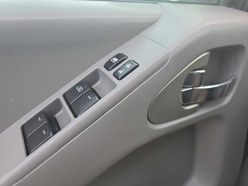 2008 Nissan Frontier Image 9