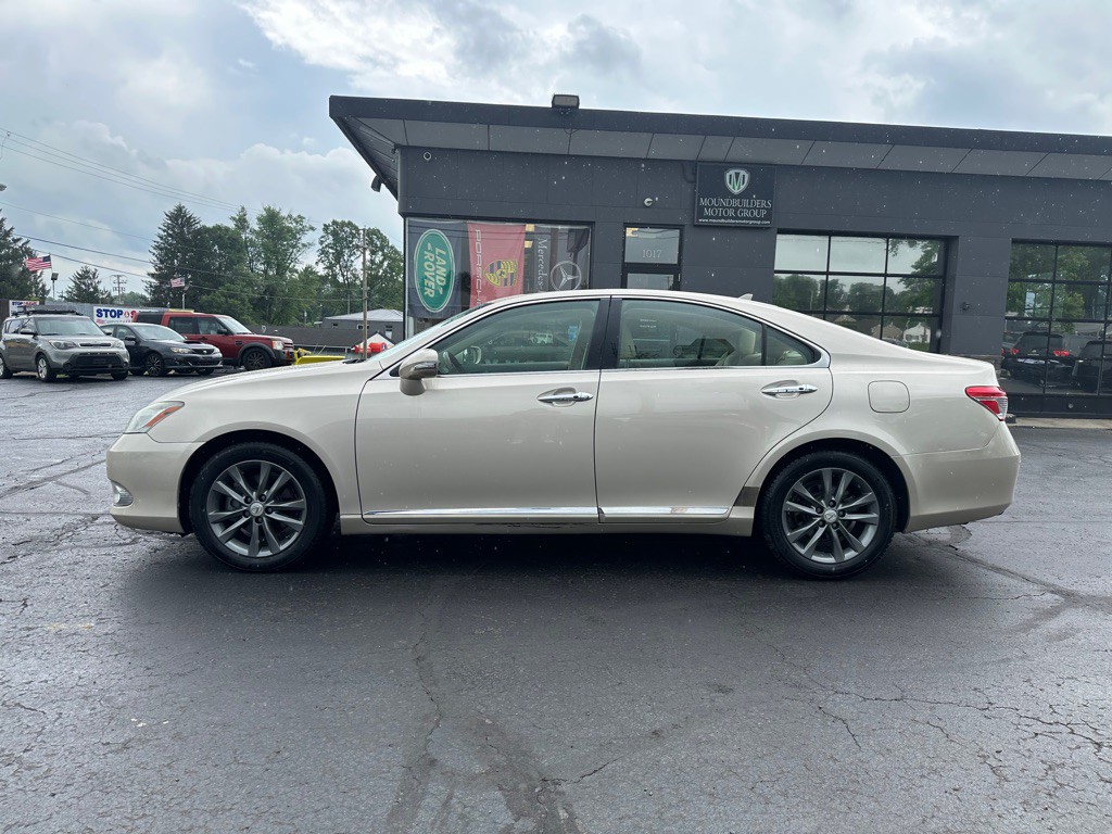 2010 Lexus ES 350 Image 2