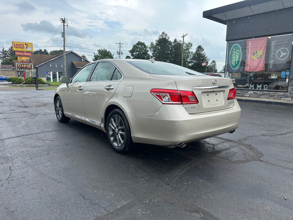 2010 Lexus ES 350 Image 3