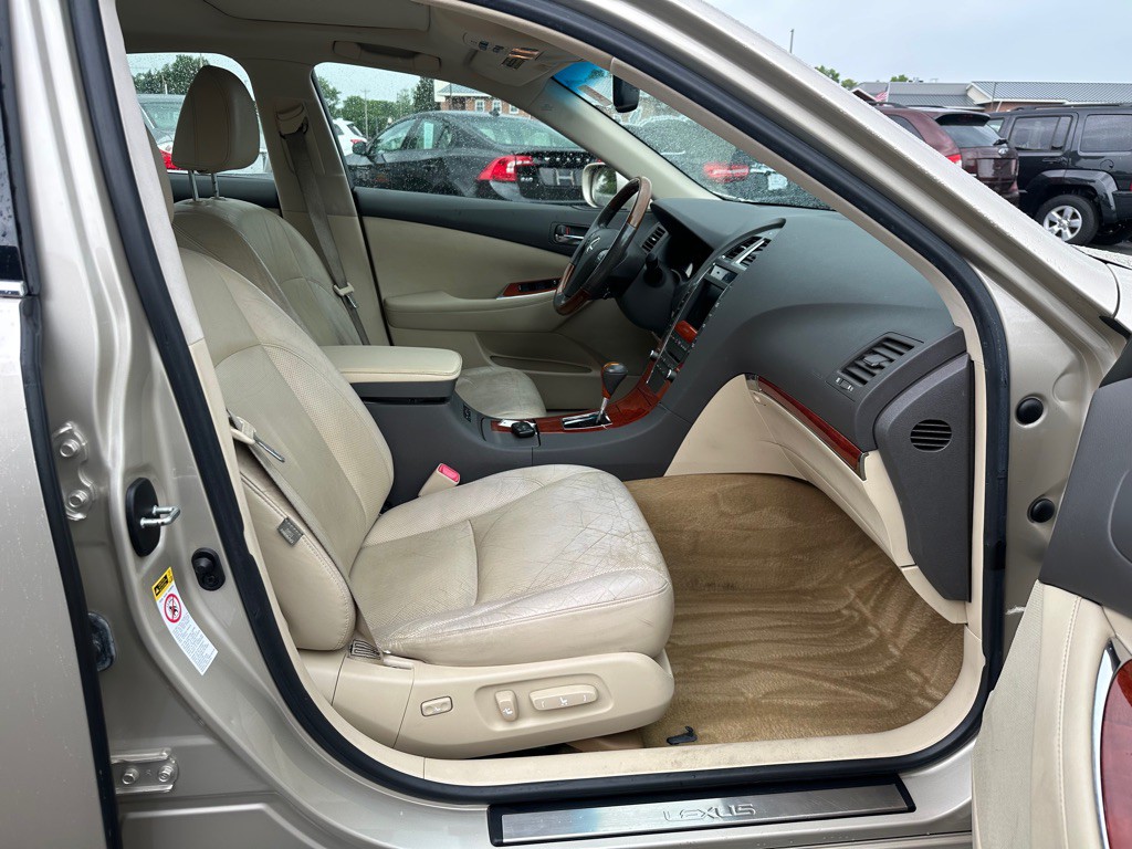 2010 Lexus ES 350 Image 10
