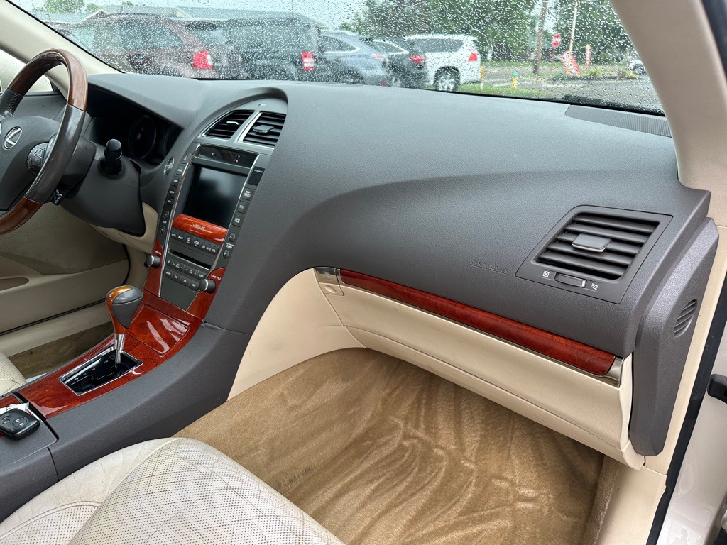 2010 Lexus ES 350 Image 11