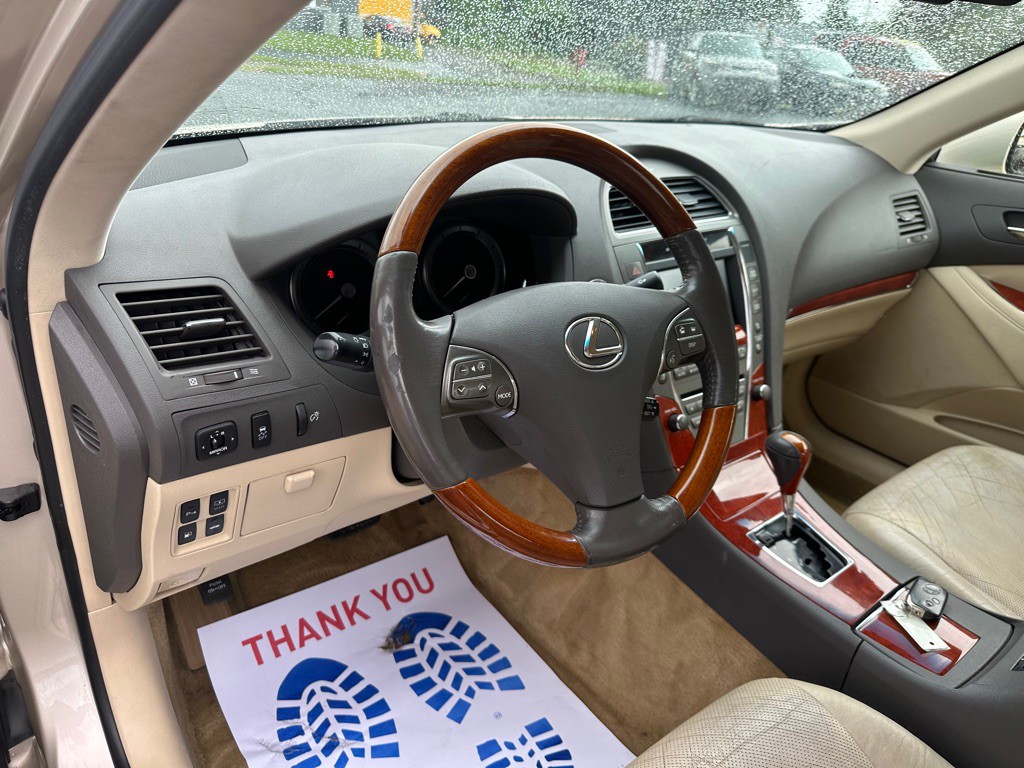 2010 Lexus ES 350 Image 13