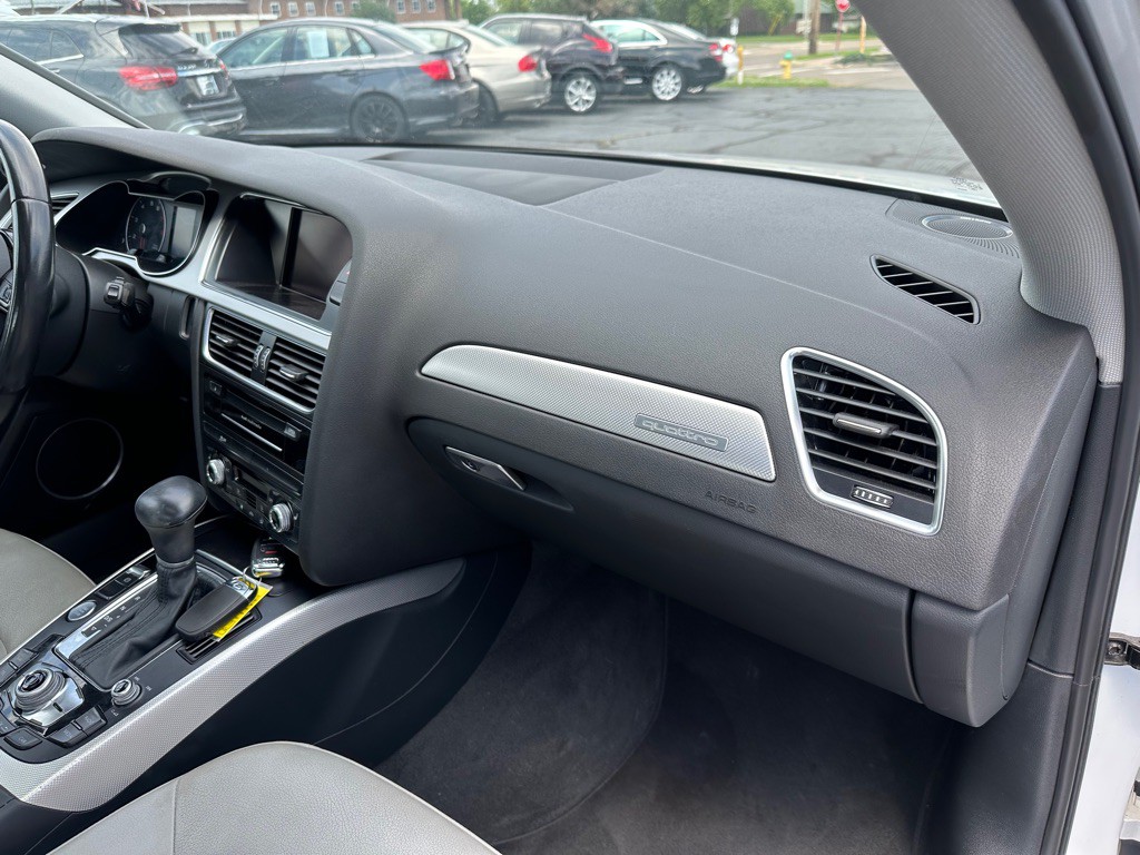 2016 Audi A4 Image 11