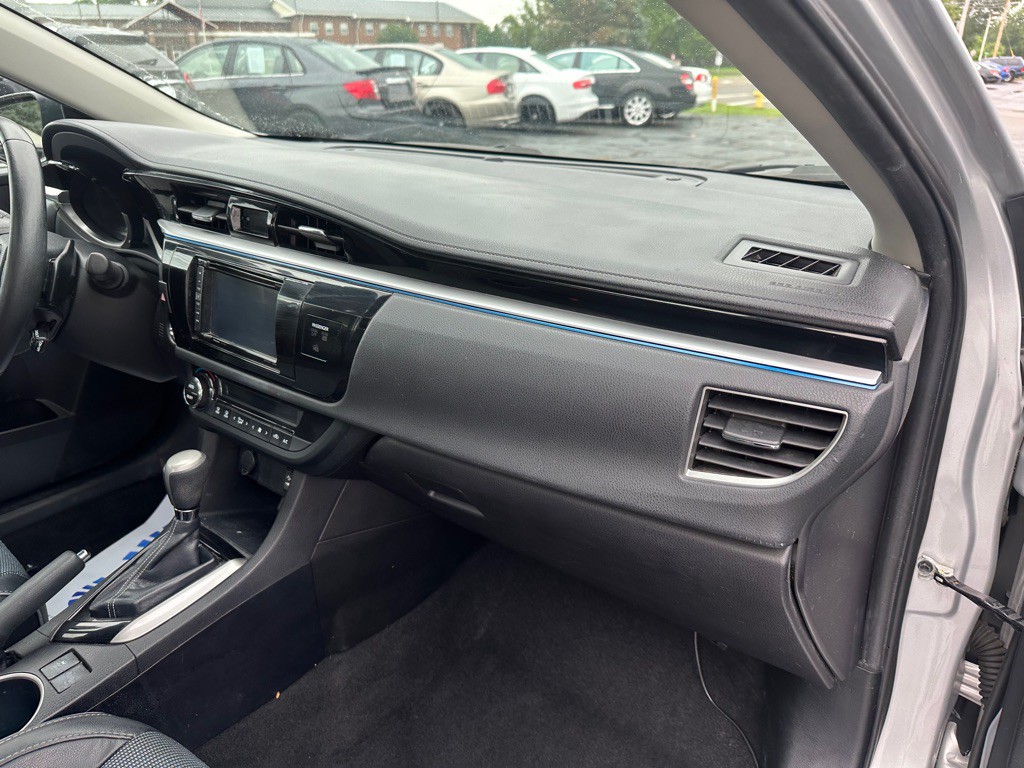 2014 Toyota Corolla Image 11