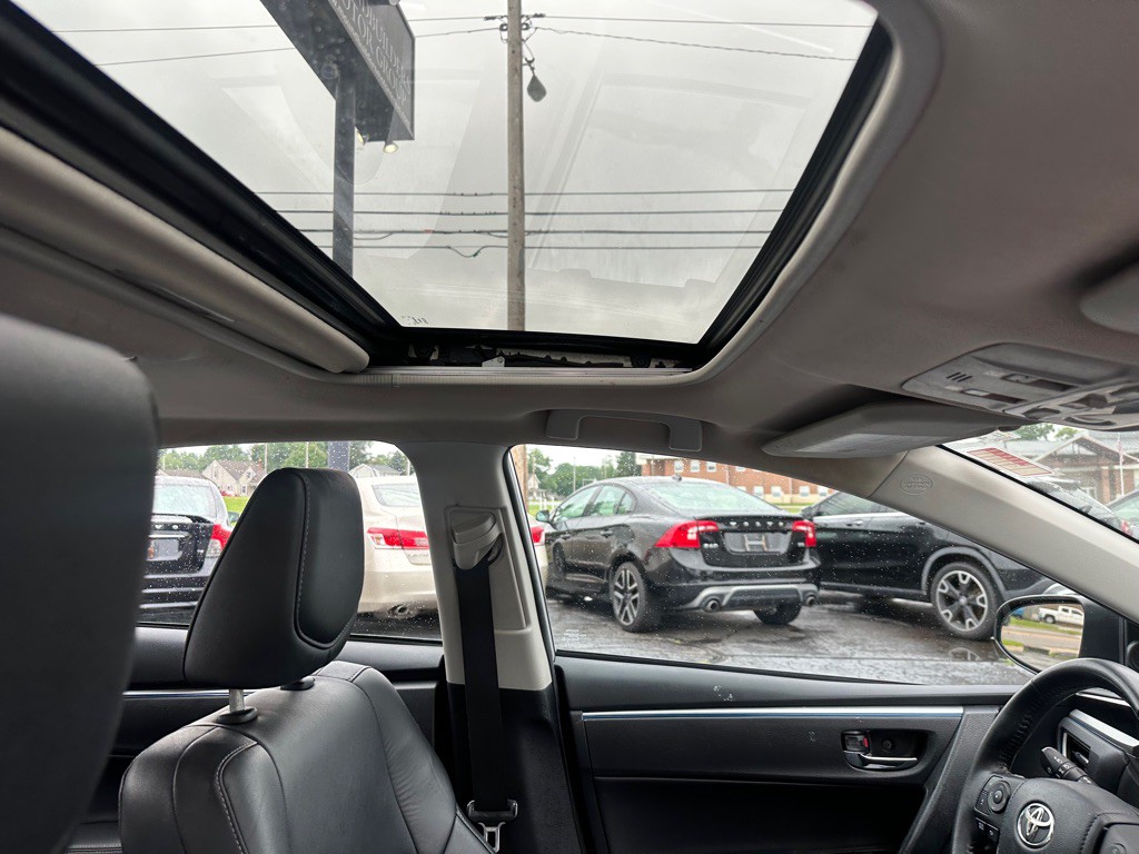 2014 Toyota Corolla Image 16