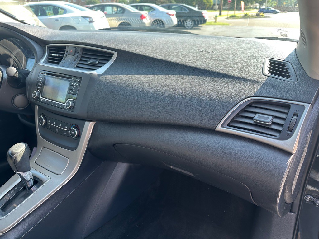 2015 Nissan Sentra Image 11