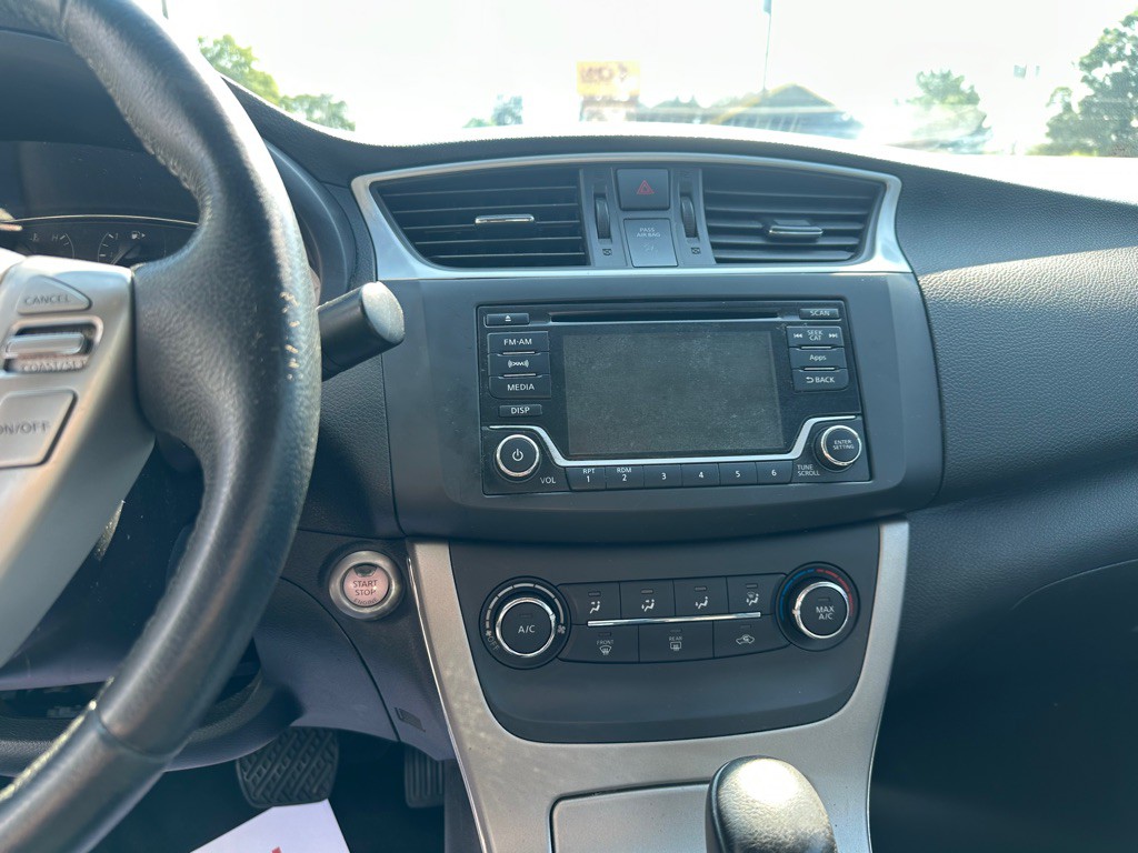 2015 Nissan Sentra Image 14