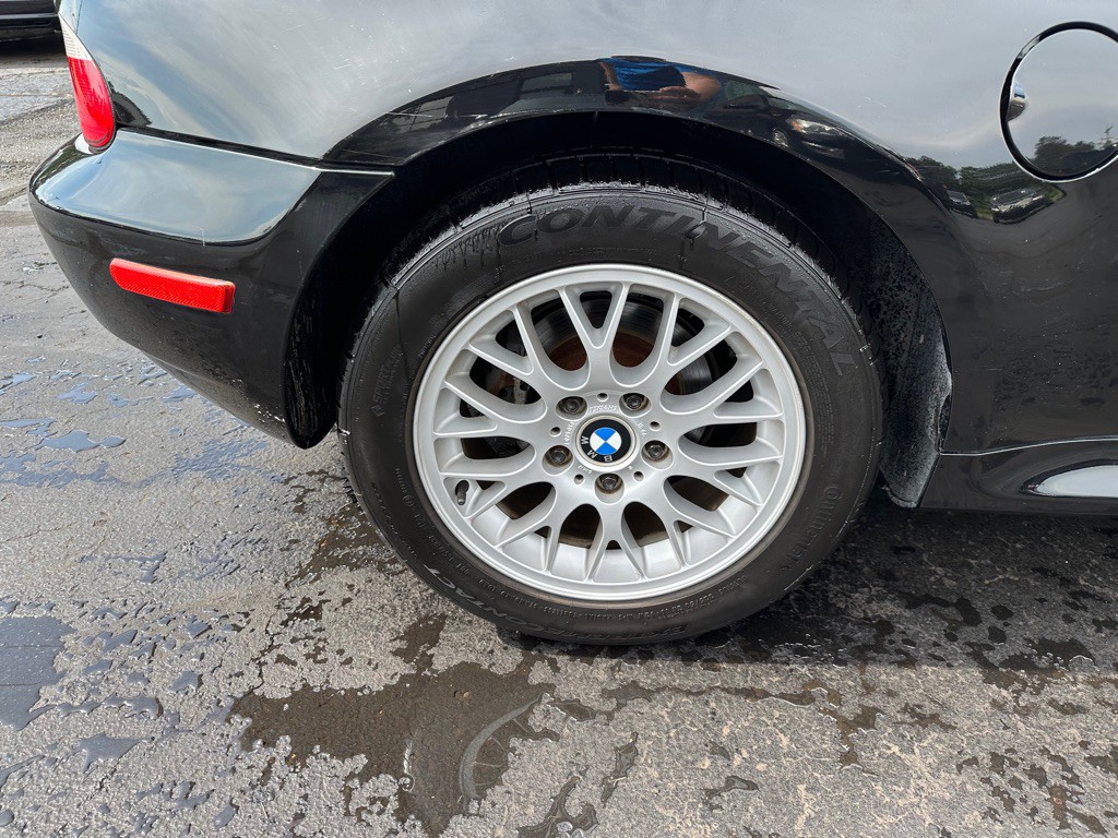 2000 BMW Z3 Image 9