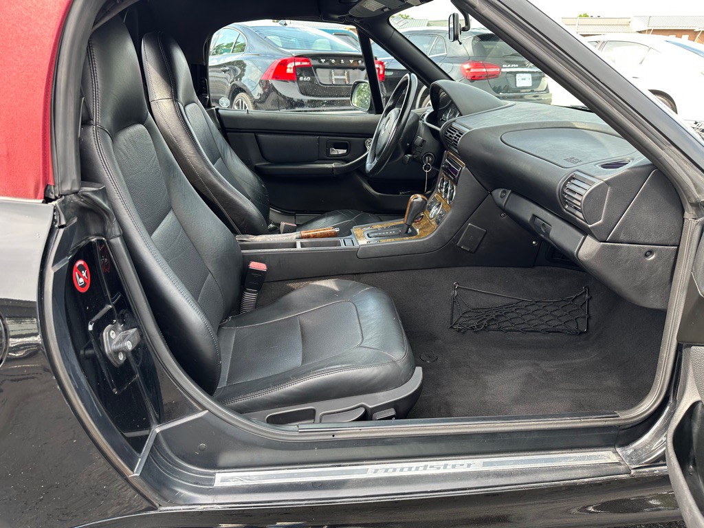2000 BMW Z3 Image 10