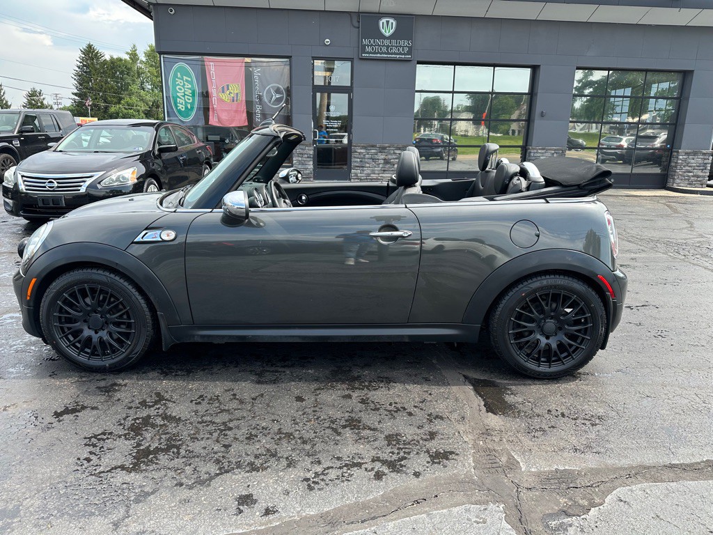 2011 MINI Cooper Image 16