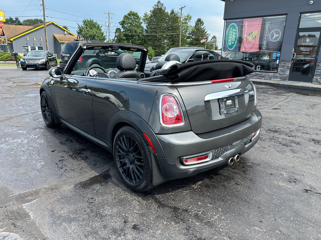 2011 MINI Cooper Image 17