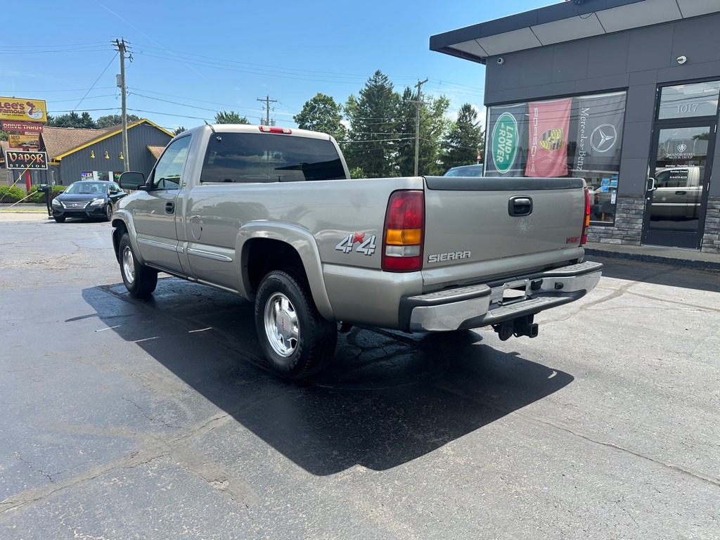 2002 GMC Sierra Image 3