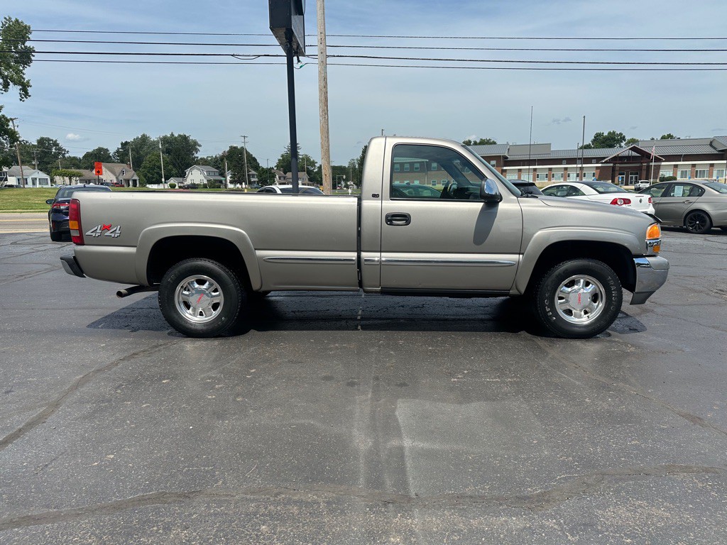 2002 GMC Sierra Image 5