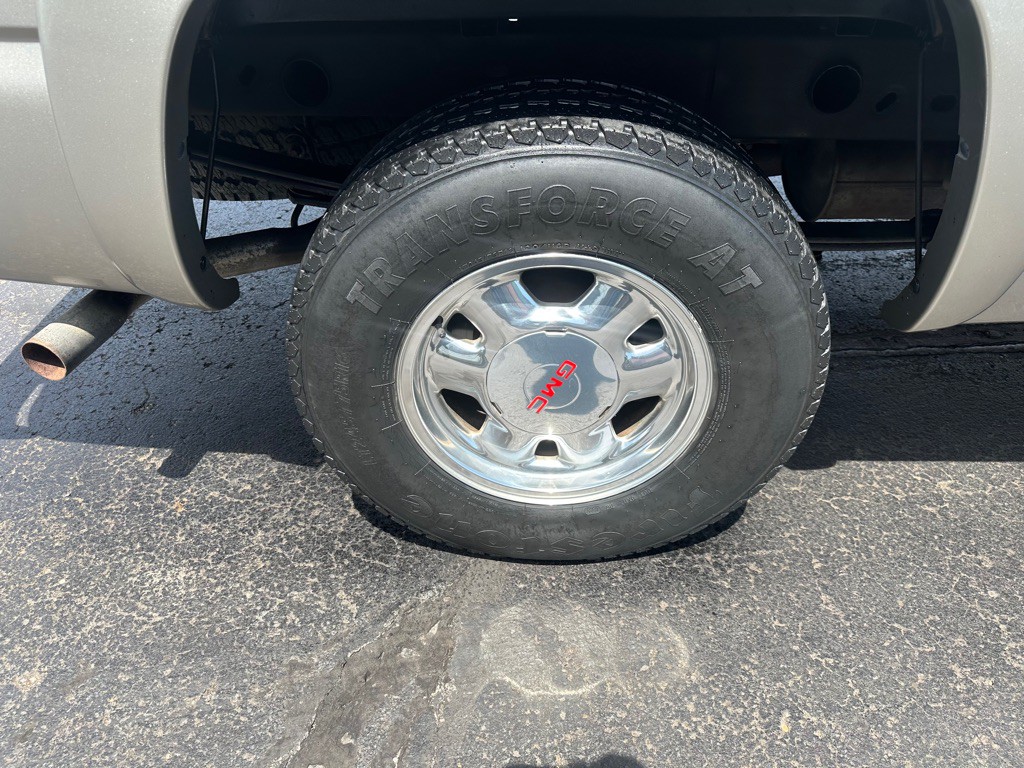 2002 GMC Sierra Image 9