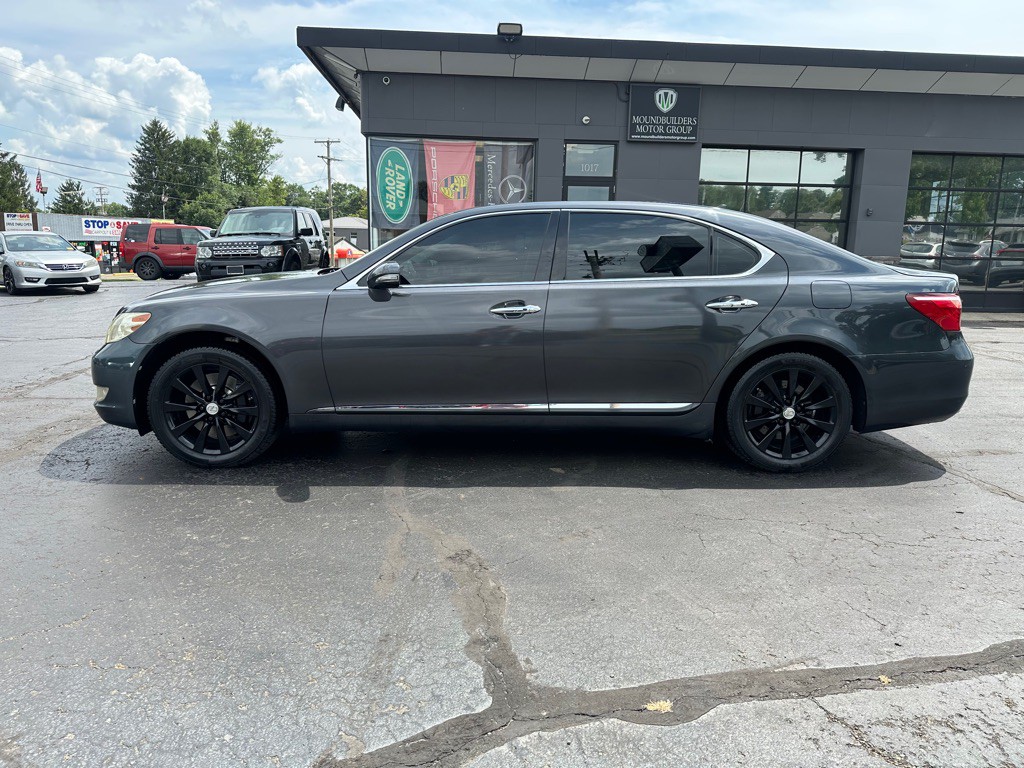 2010 Lexus LS 460 Image 2