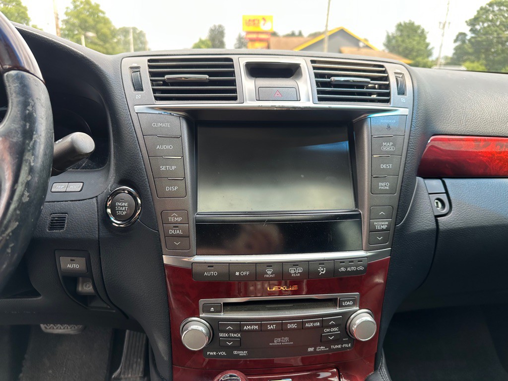 2010 Lexus LS 460 Image 14