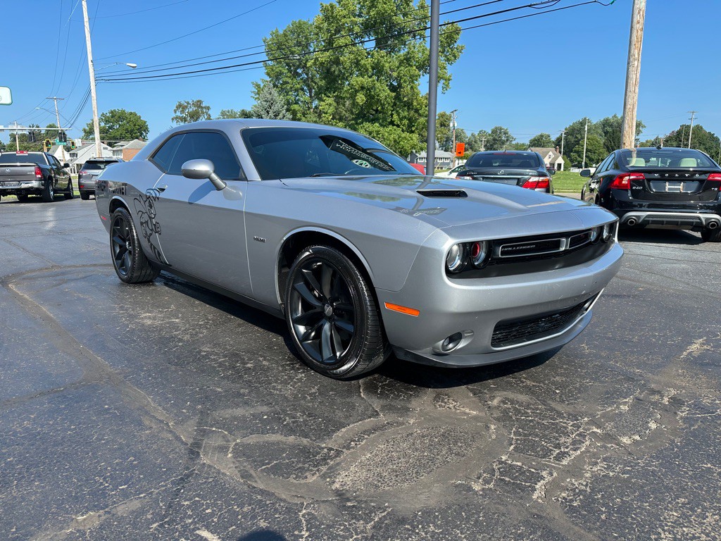 2015 Dodge Challenger Image 4