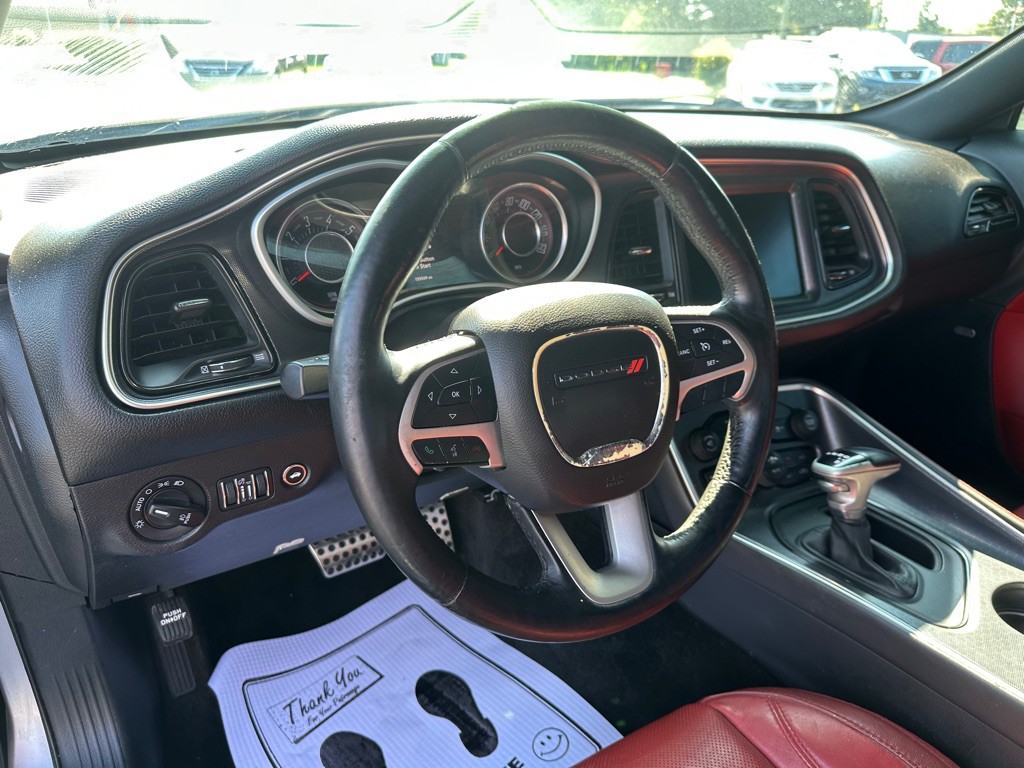 2015 Dodge Challenger Image 13