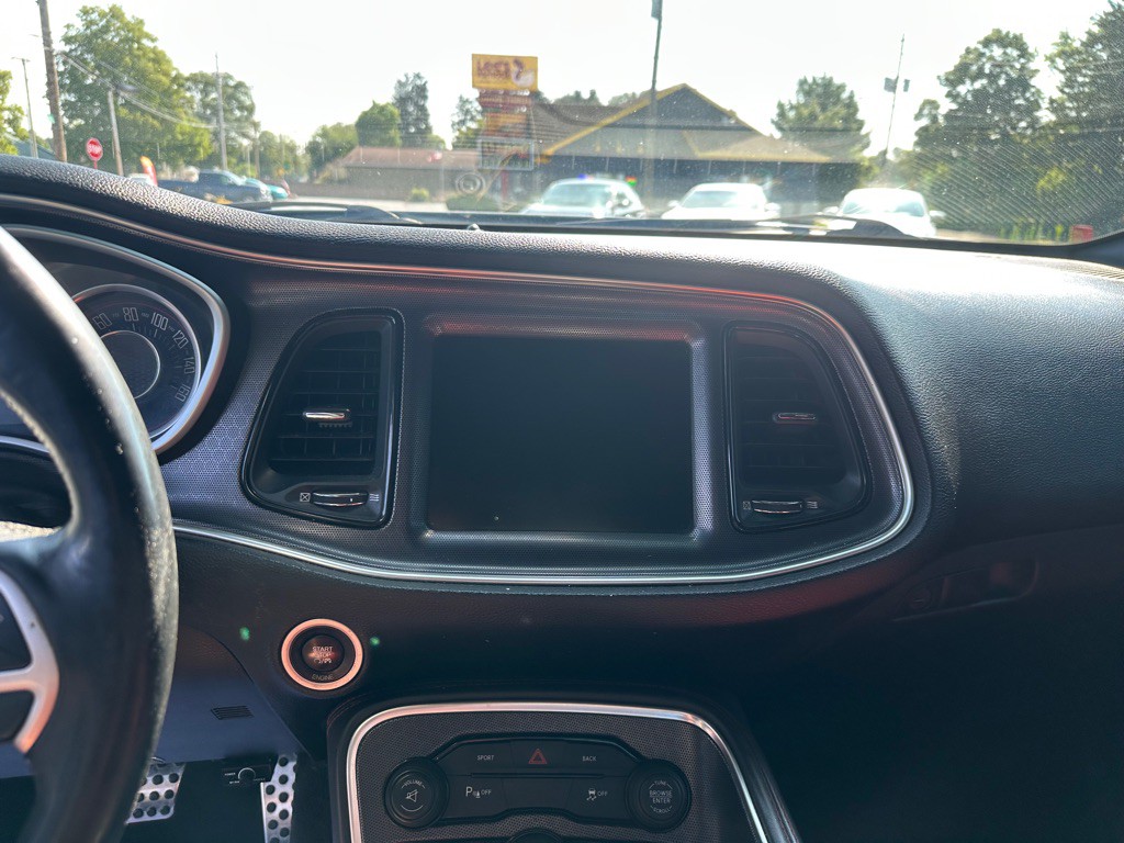 2015 Dodge Challenger Image 14