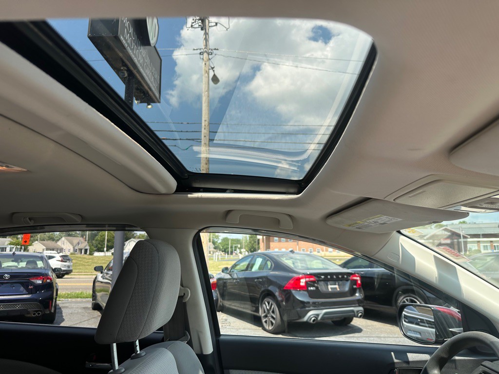 2015 Honda CR-V Image 16
