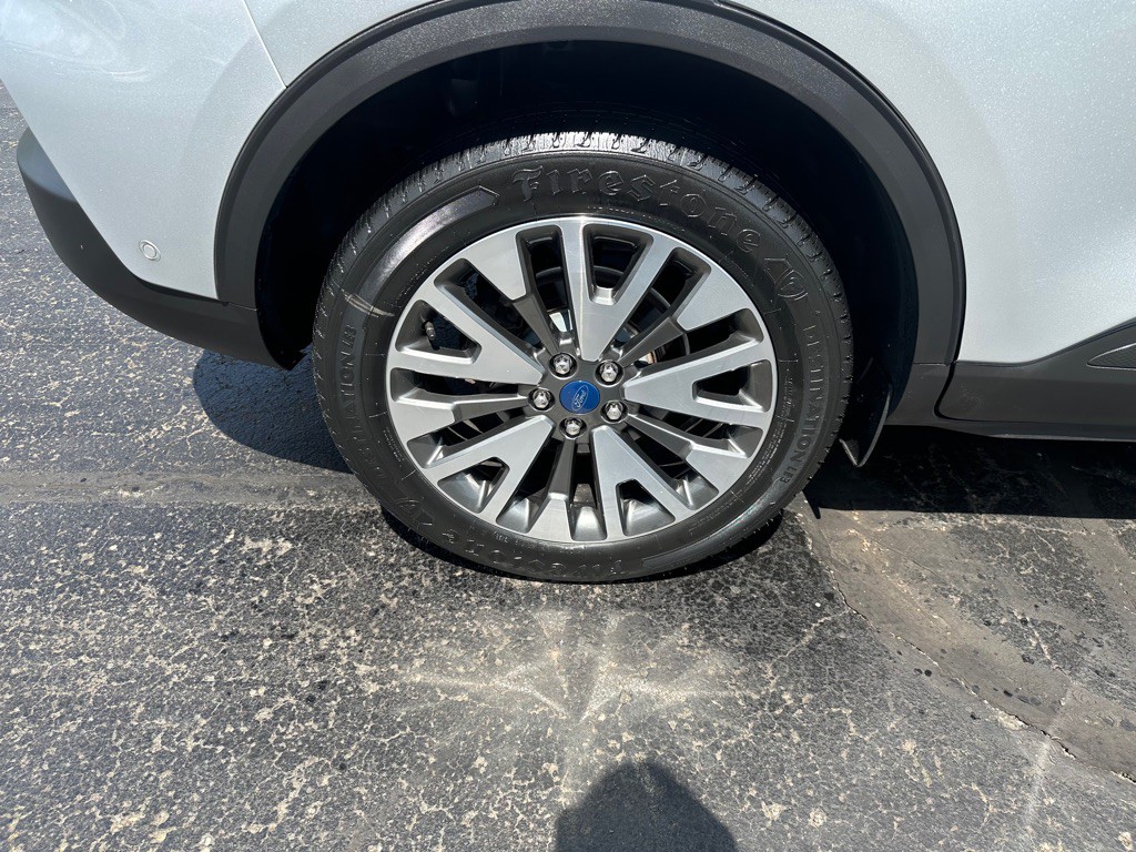 2020 Ford Escape Image 9