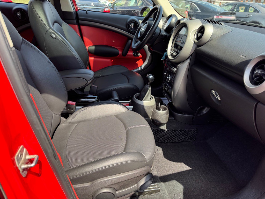 2012 MINI Countryman Image 10