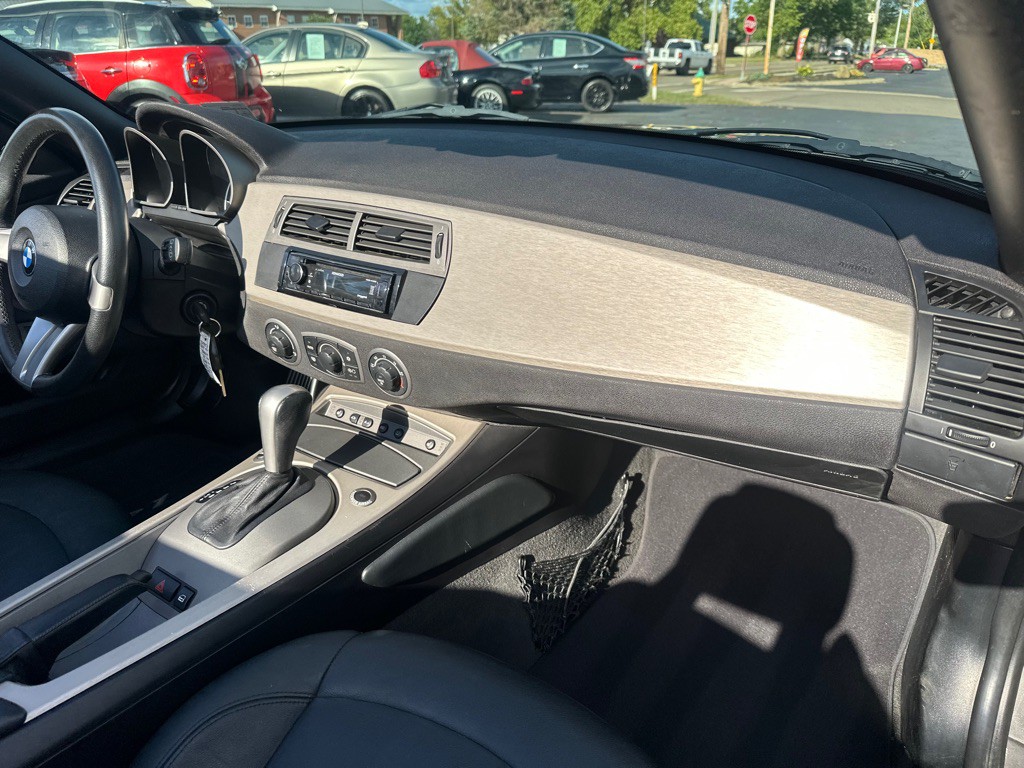 2003 BMW Z4 Image 11