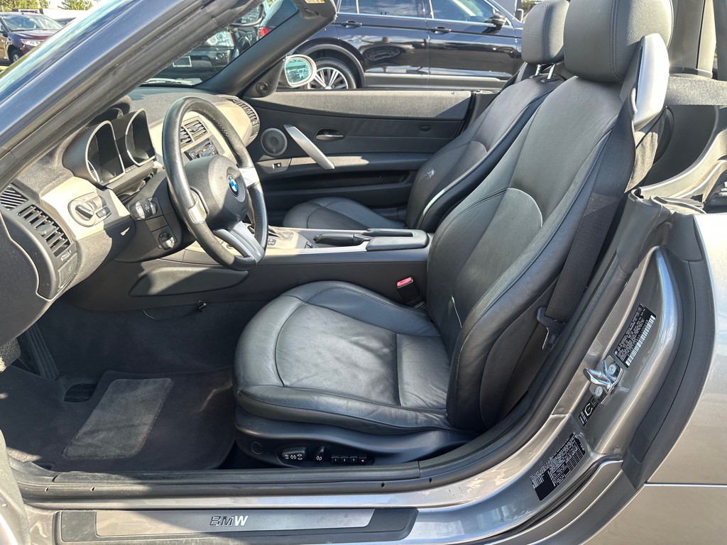 2003 BMW Z4 Image 12
