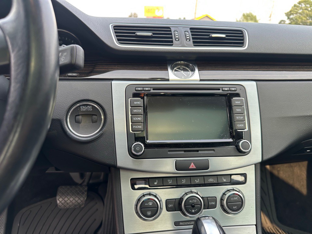 2014 Volkswagen CC Image 14