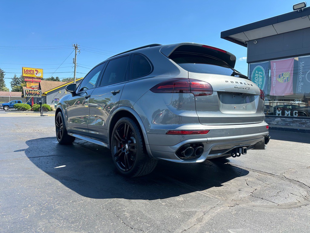 2016 Porsche Cayenne Image 3