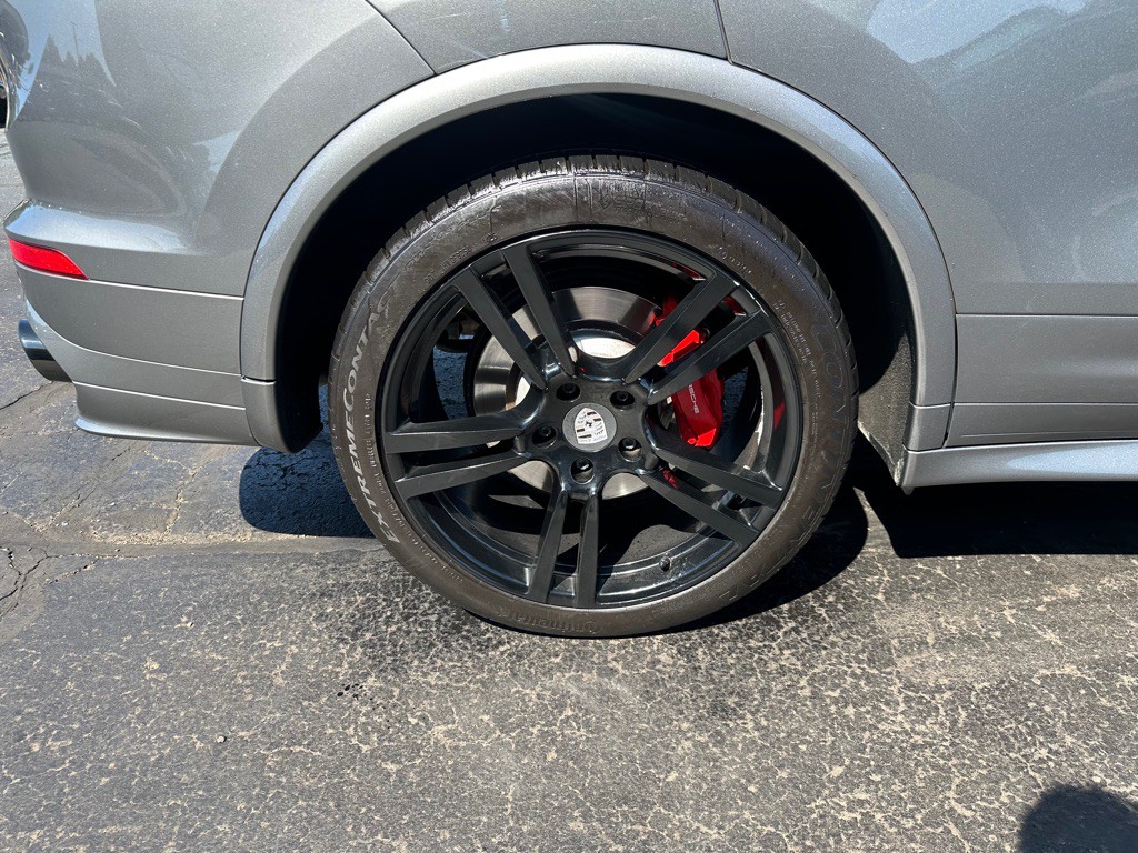 2016 Porsche Cayenne Image 9