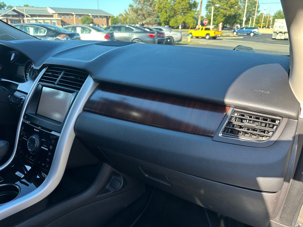 2013 Ford Edge Image 11