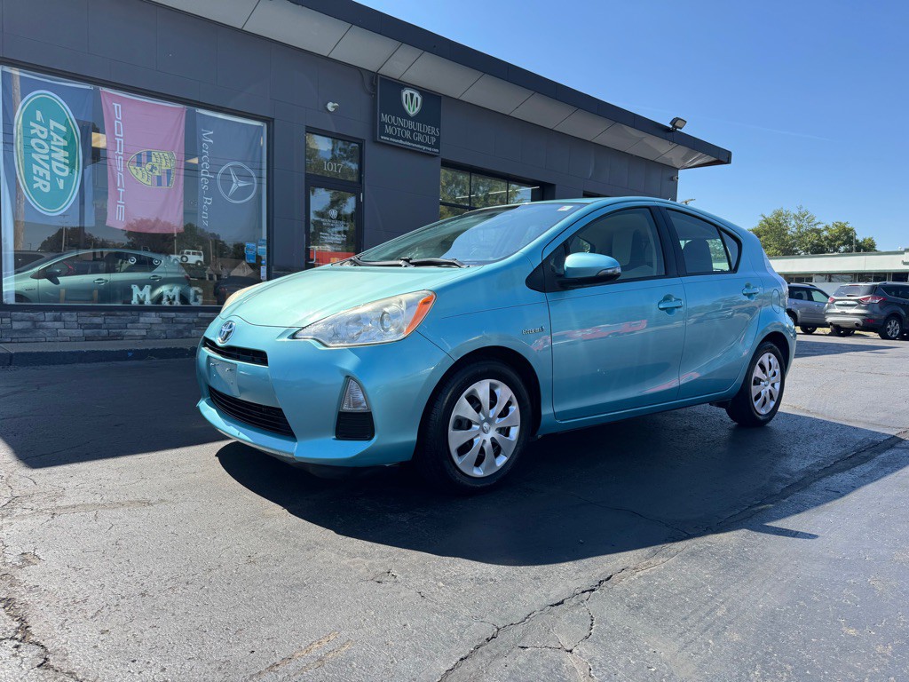2013 Toyota Prius Image 1