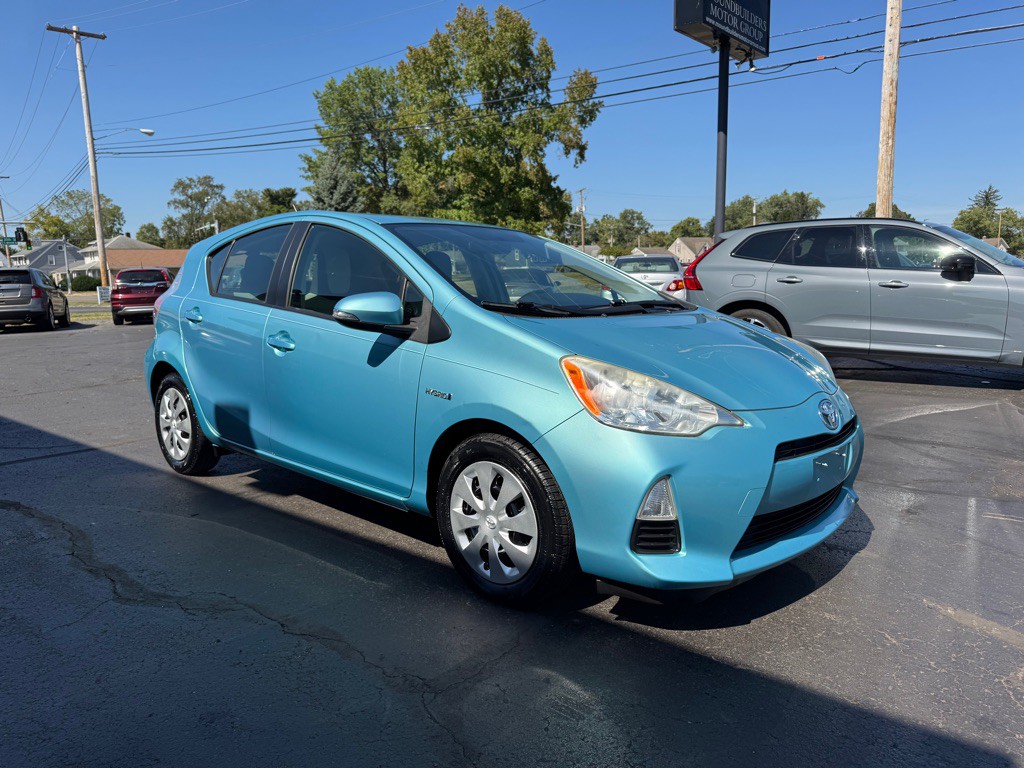 2013 Toyota Prius Image 4