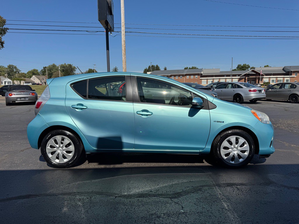 2013 Toyota Prius Image 5