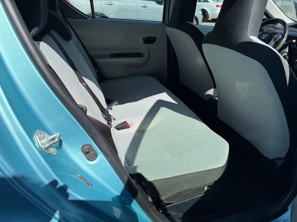 2013 Toyota Prius Image 15