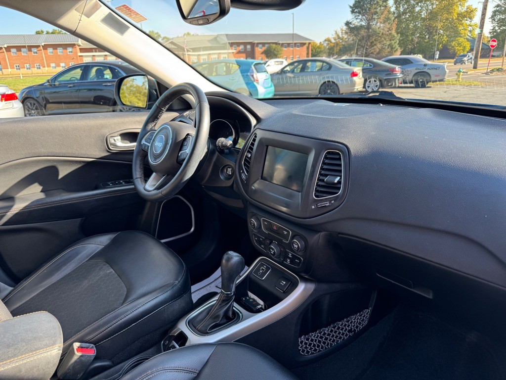 2018 Jeep Compass Image 11