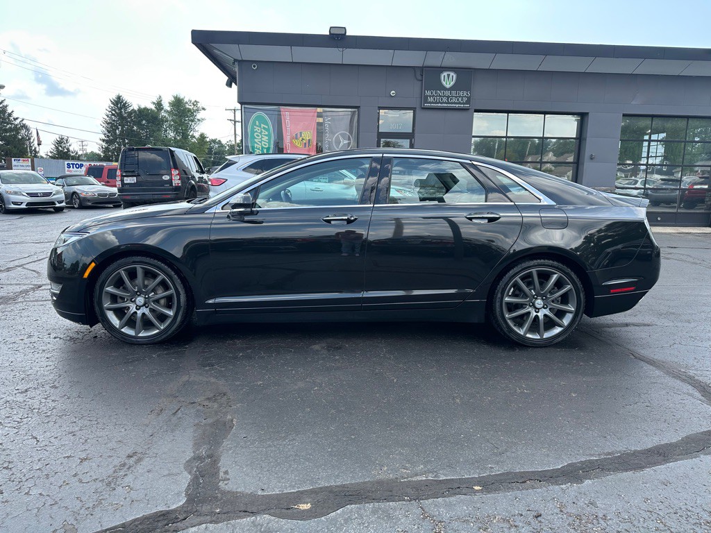 2013 Lincoln MKZ Image 2