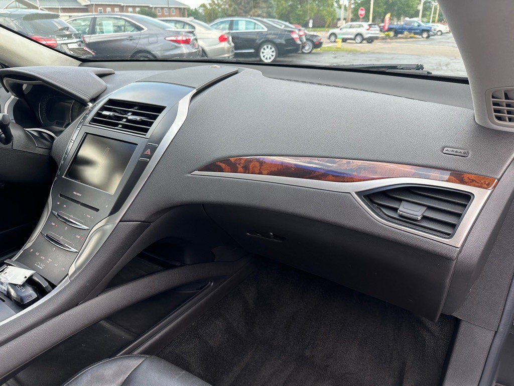 2013 Lincoln MKZ Image 11