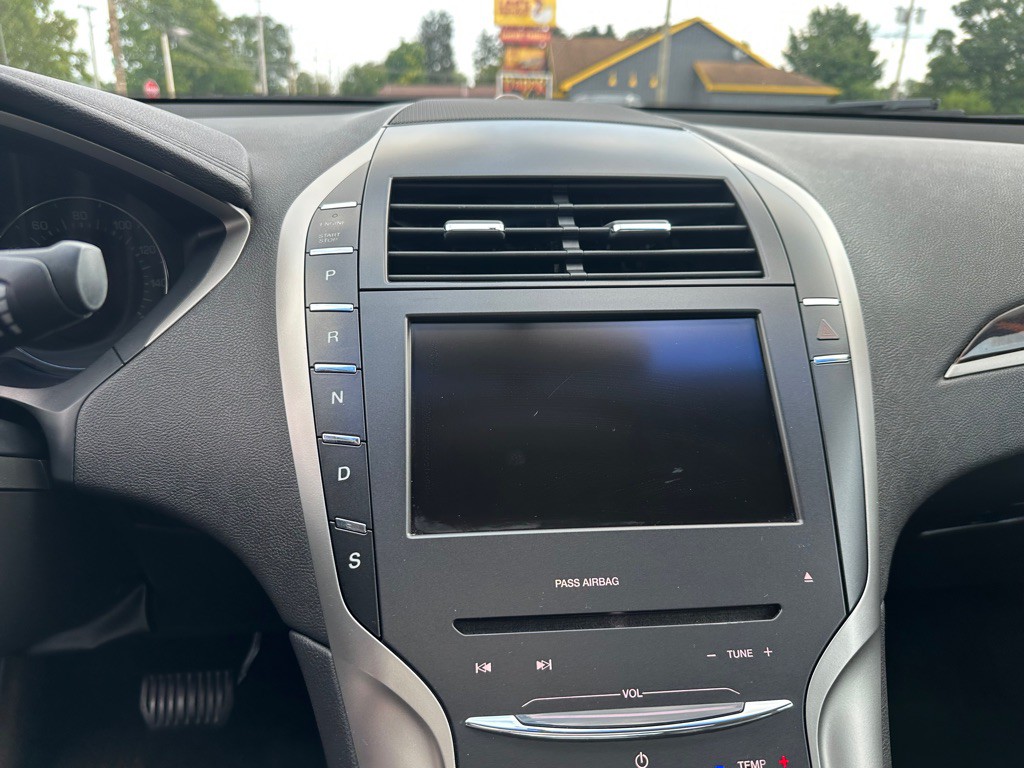 2013 Lincoln MKZ Image 14