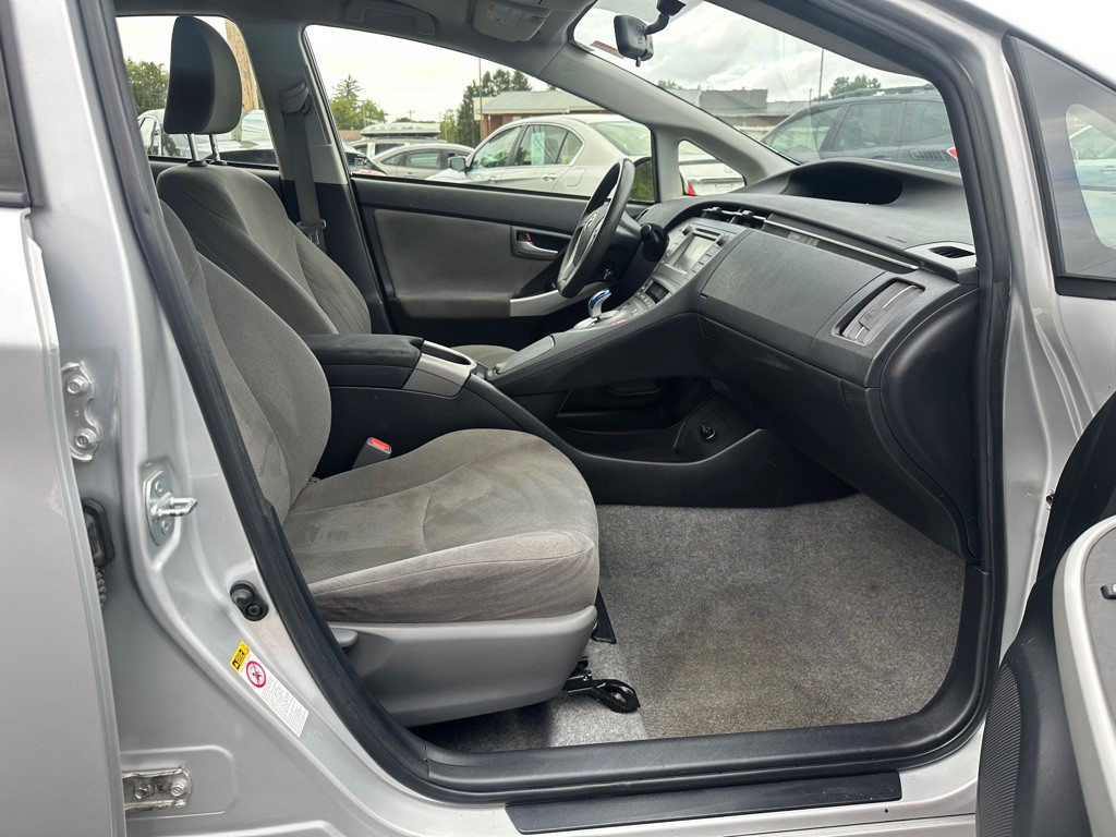 2015 Toyota Prius Image 10