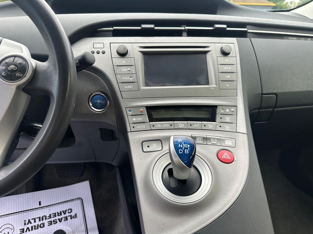 2015 Toyota Prius Image 14