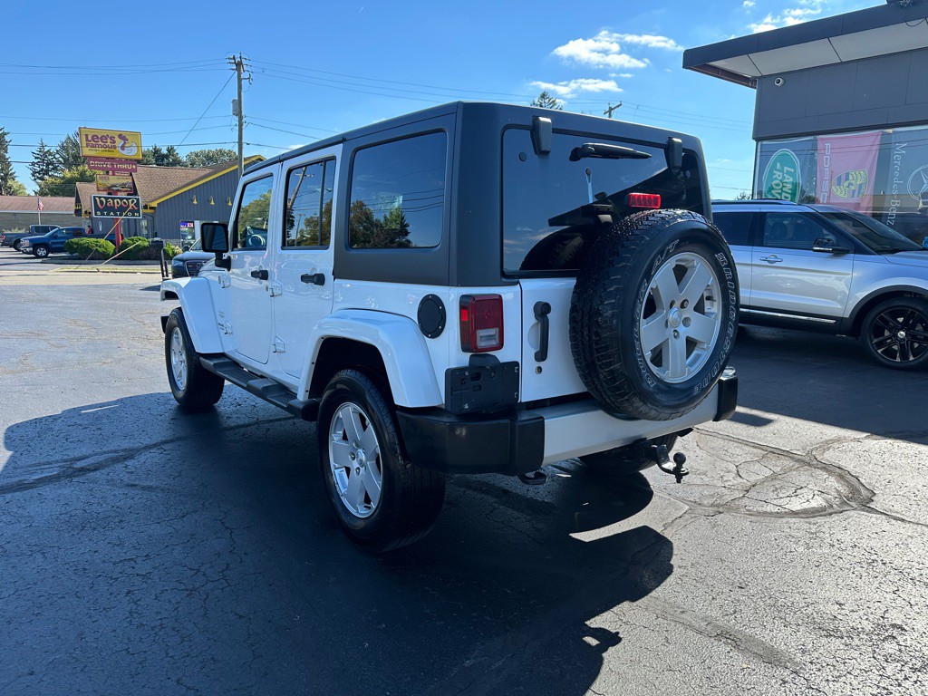 2011 Jeep Wrangler Unlimited Image 3