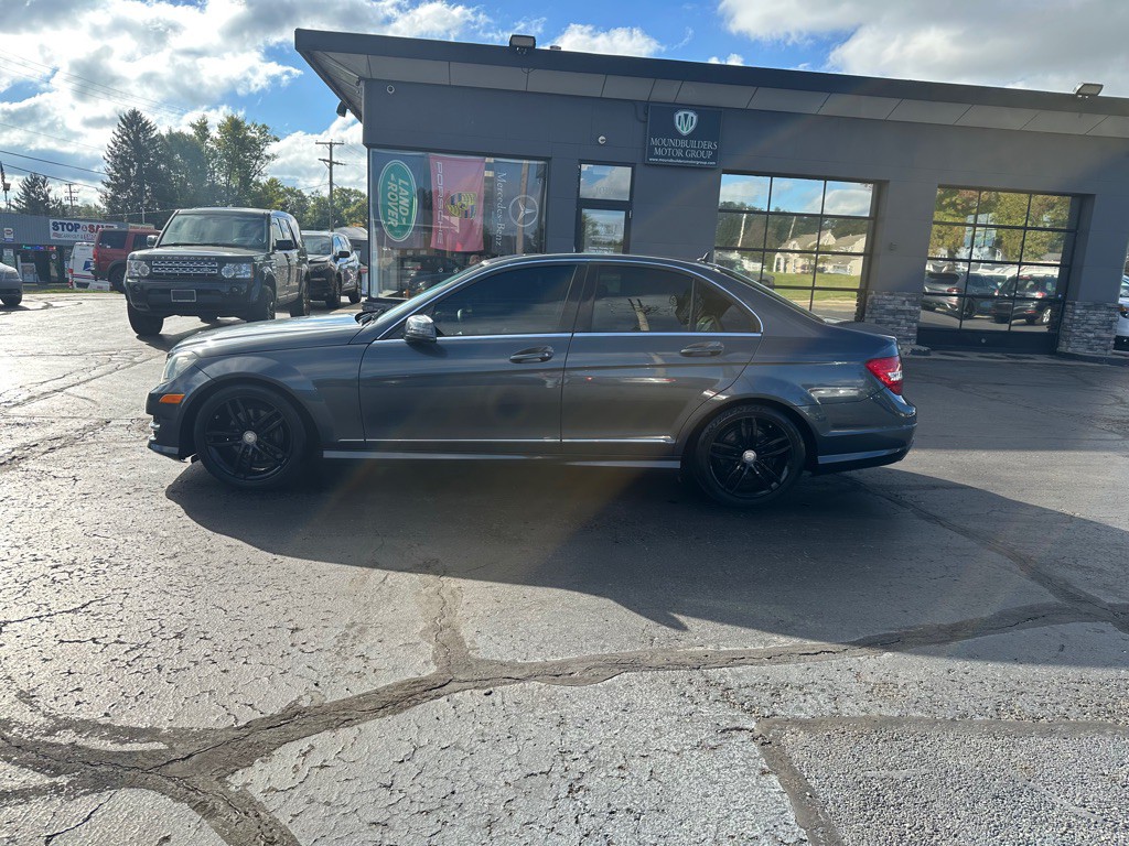 2014 Mercedes-Benz C-Class Image 2
